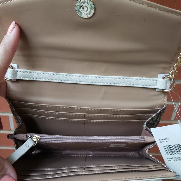 BNWT ANNE KLEIN wallet on a chain in chalk (OS) - Picture 3 of 9
